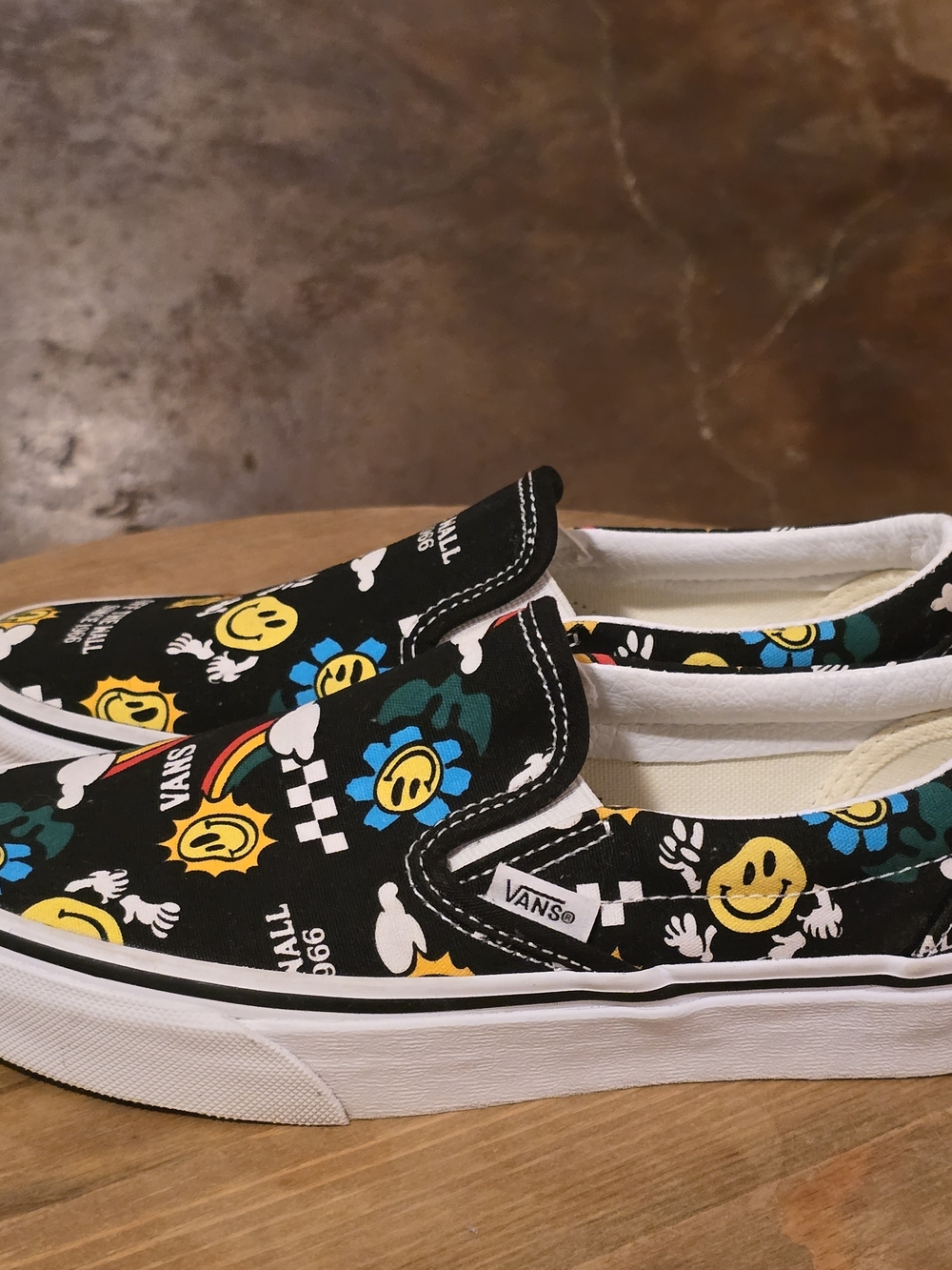 VANS Classic Slip-On Smiley Face Better Day Print Black Sneakers Women’s 6 - Picture 3 of 8